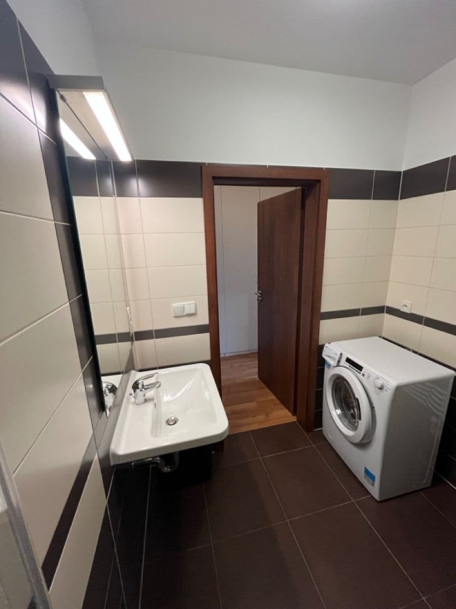 Pronájem bytu 1+kk 30 m², Rudolfa Holeky, Praha, Praha Pronájem bytu 1+kk 30 m², Rudolfa Holeky, Praha, Praha