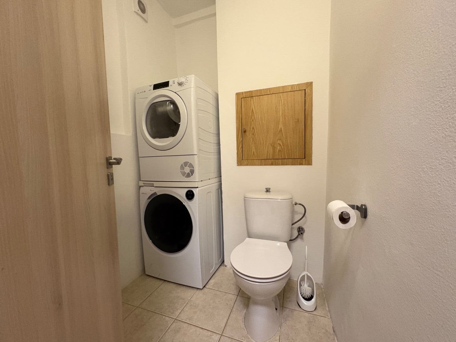 Prodej bytu 3+kk 77 m², Benešovo náměstí, Pardubice, Pardubický kraj Prodej bytu 3+kk 77 m², Benešovo náměstí, Pardubice, Pardubický kraj