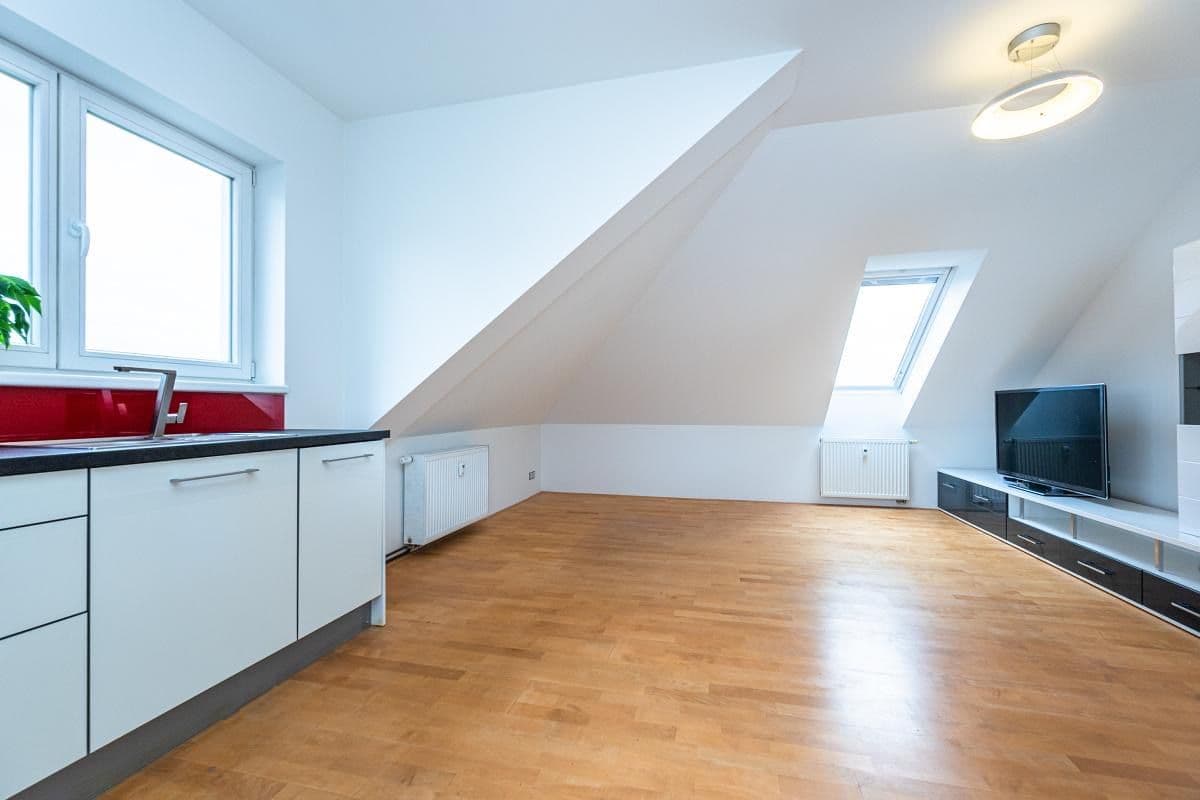 Prodej bytu 2+kk 62 m², Bělocerkevská, Praha, Praha Prodej bytu 2+kk 62 m², Bělocerkevská, Praha, Praha