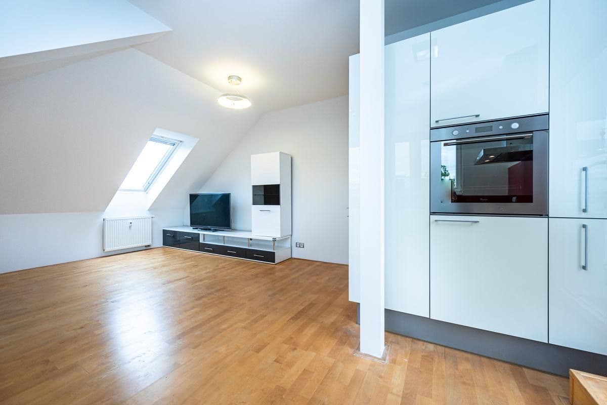 Prodej bytu 2+kk 62 m², Bělocerkevská, Praha, Praha Prodej bytu 2+kk 62 m², Bělocerkevská, Praha, Praha