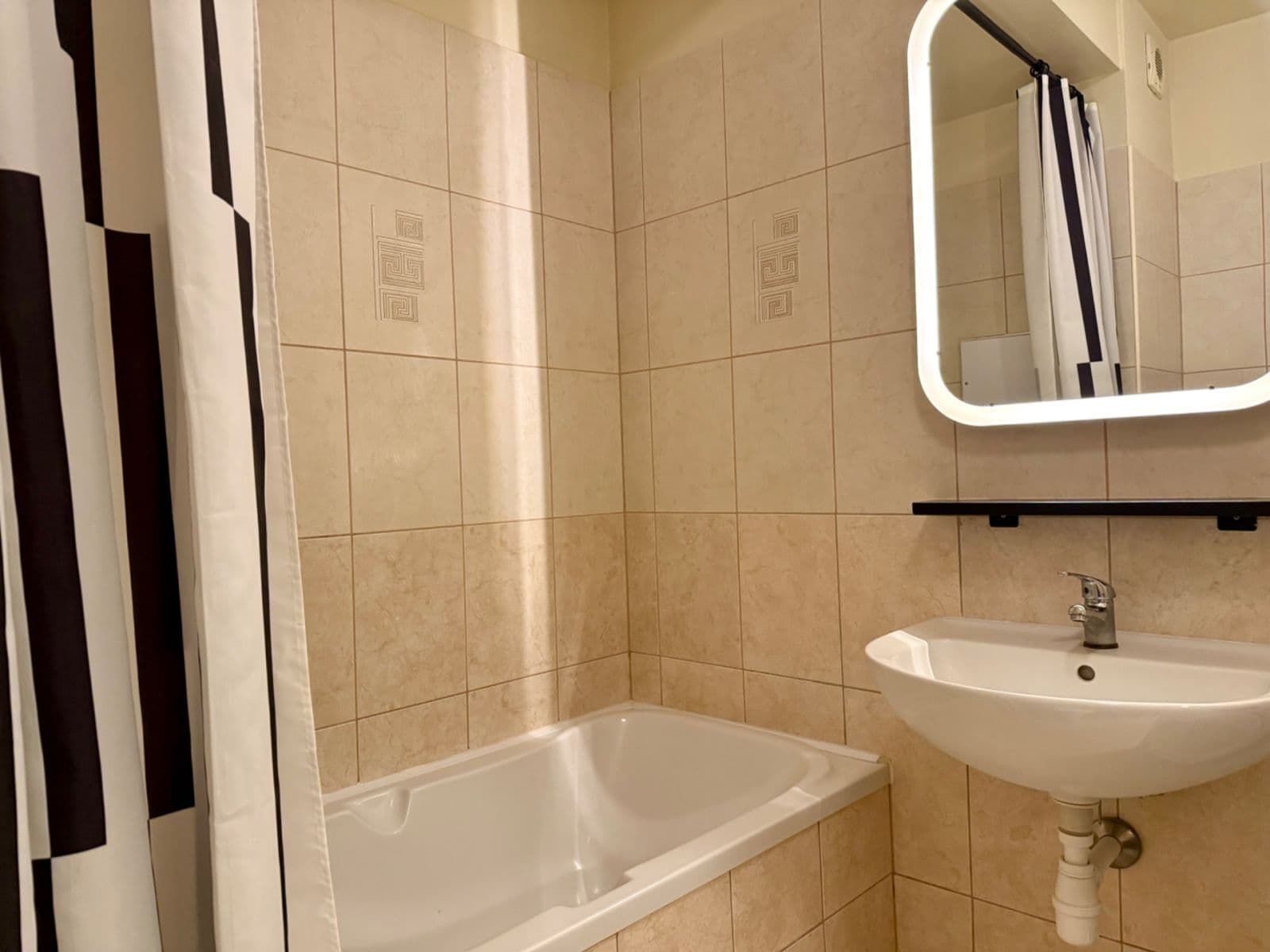 Pronájem bytu 1+kk 30 m², Plzeňská, Praha, Praha Pronájem bytu 1+kk 30 m², Plzeňská, Praha, Praha