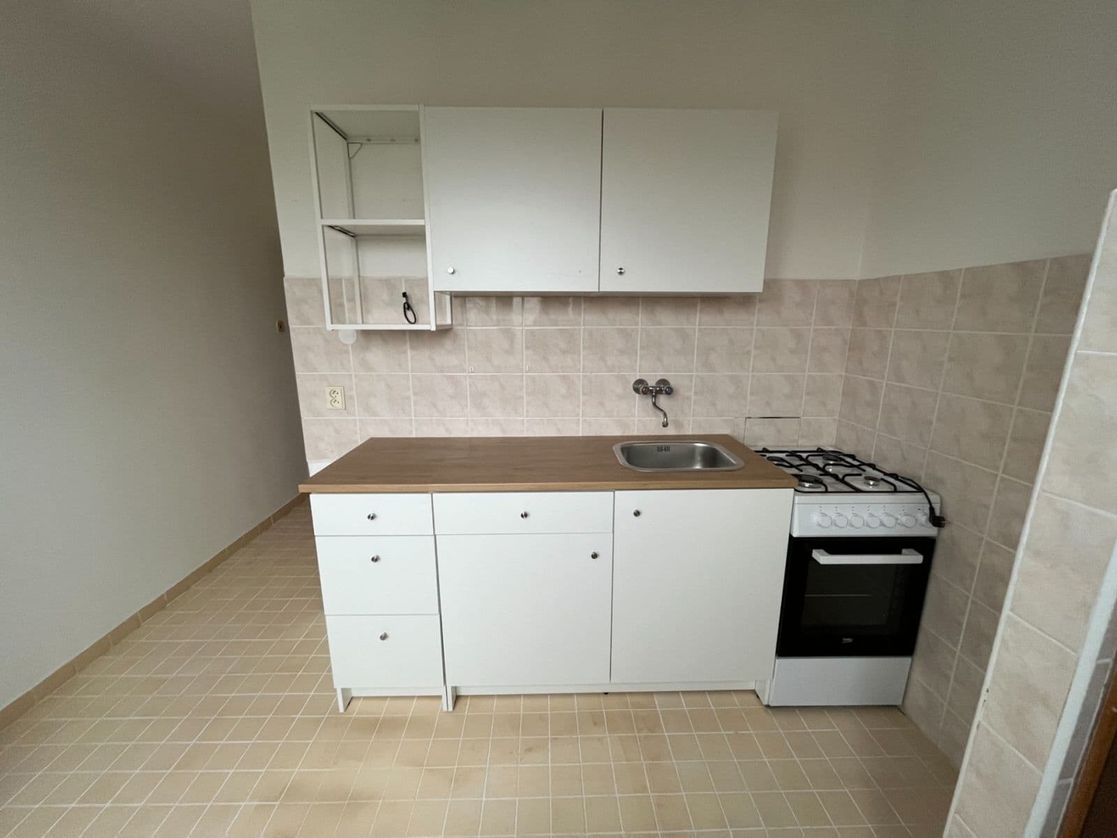 Pronájem bytu 3+1 62 m², Pod Svahem, Tachov, Plzeňský kraj Pronájem bytu 3+1 62 m², Pod Svahem, Tachov, Plzeňský kraj