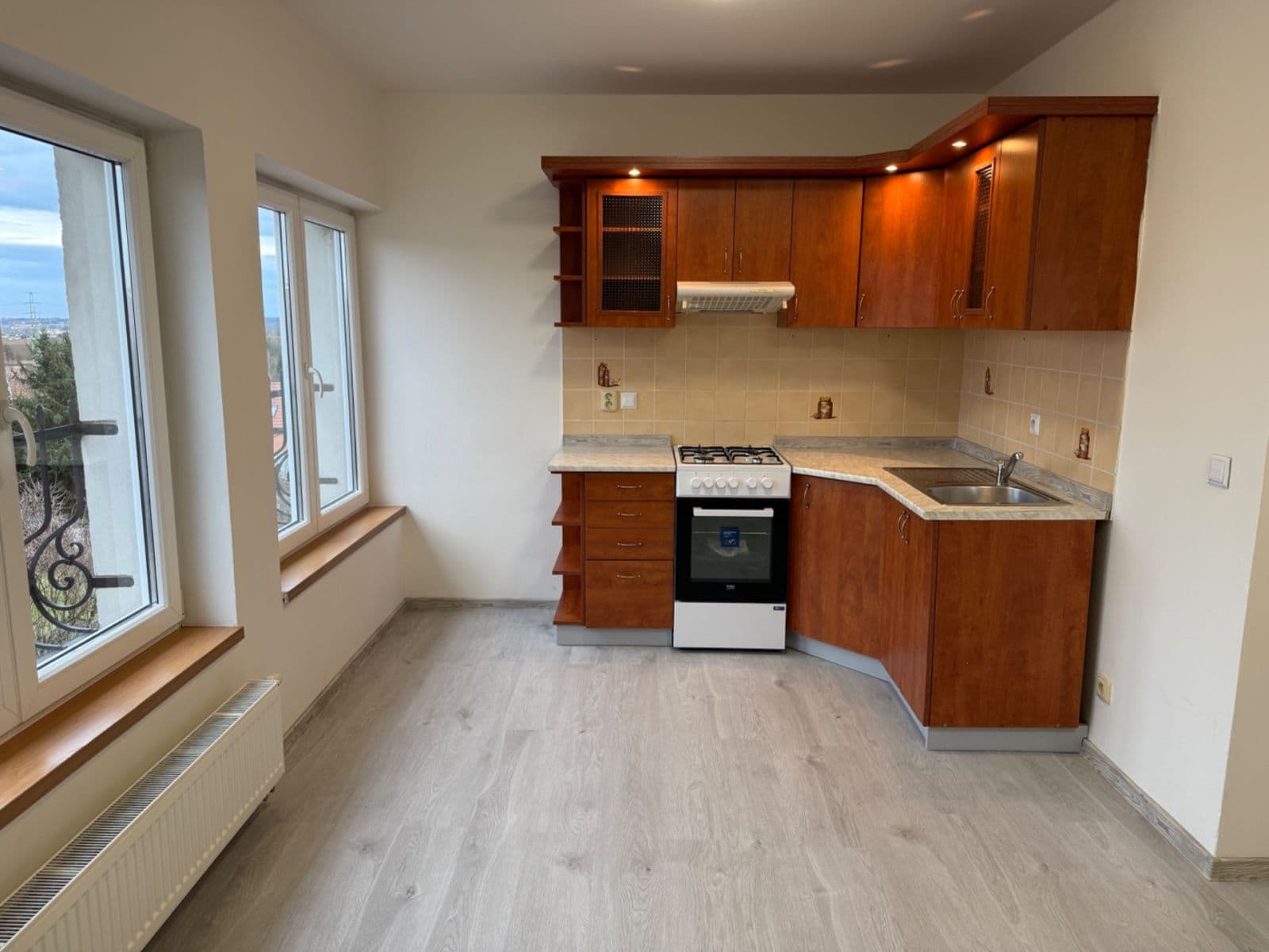 Pronájem bytu 2+kk 67 m², Požárníků, Braškov, Středočeský kraj Pronájem bytu 2+kk 67 m², Požárníků, Braškov, Středočeský kraj