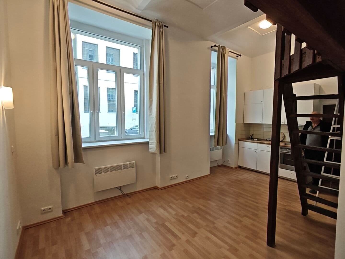 Pronájem bytu 1+kk 29 m², Křížová, Praha, Praha Pronájem bytu 1+kk 29 m², Křížová, Praha, Praha