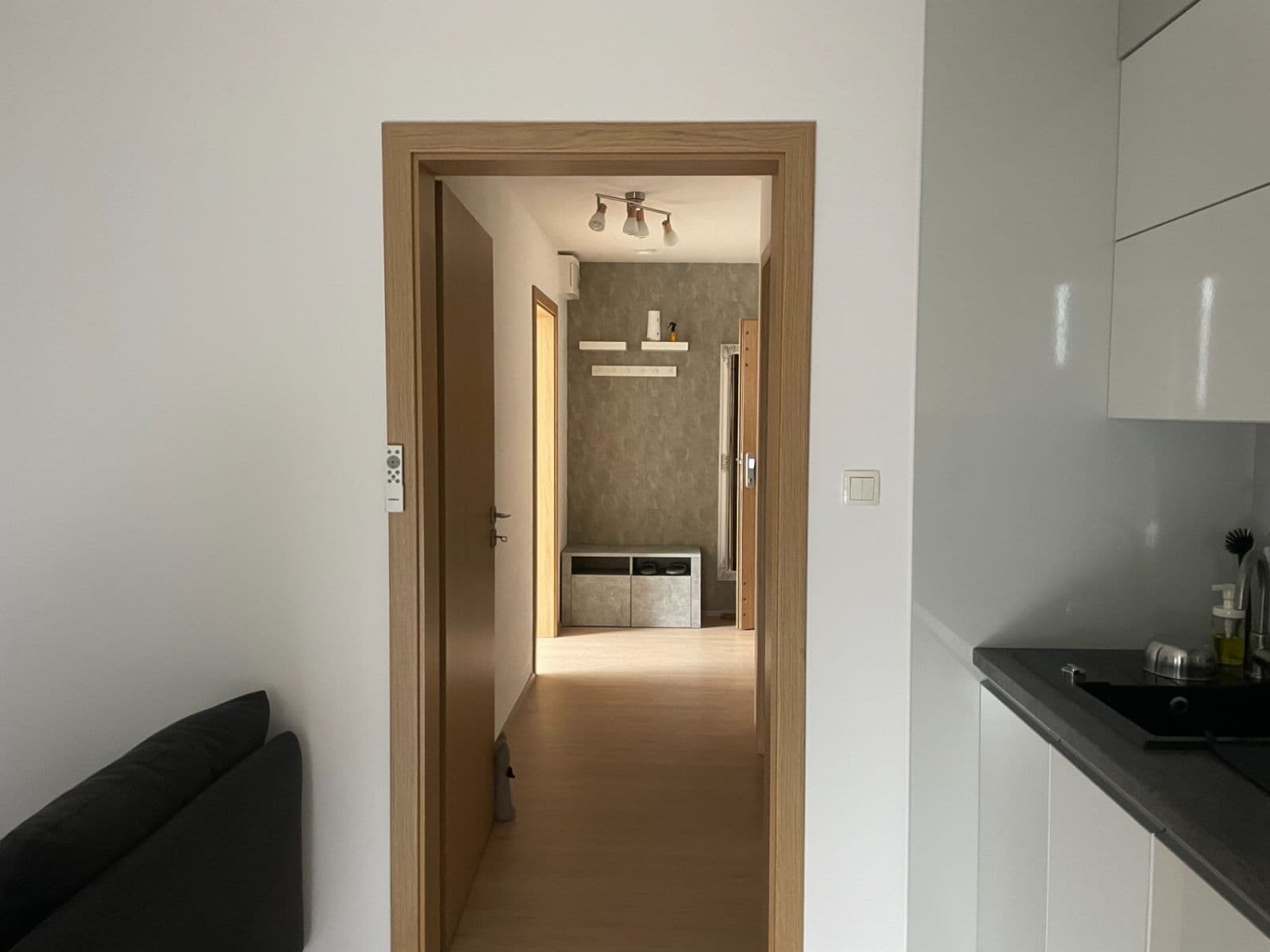 Pronájem bytu 2+kk 47 m², Ječná, Hostivice, Středočeský kraj Pronájem bytu 2+kk 47 m², Ječná, Hostivice, Středočeský kraj