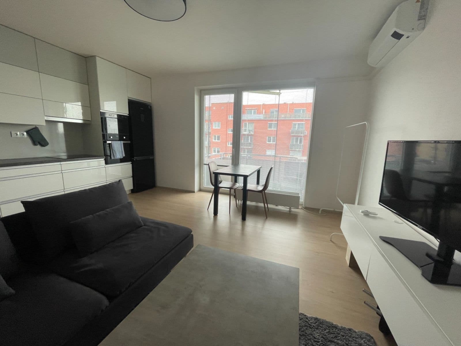 Pronájem bytu 2+kk 47 m², Ječná, Hostivice, Středočeský kraj Pronájem bytu 2+kk 47 m², Ječná, Hostivice, Středočeský kraj