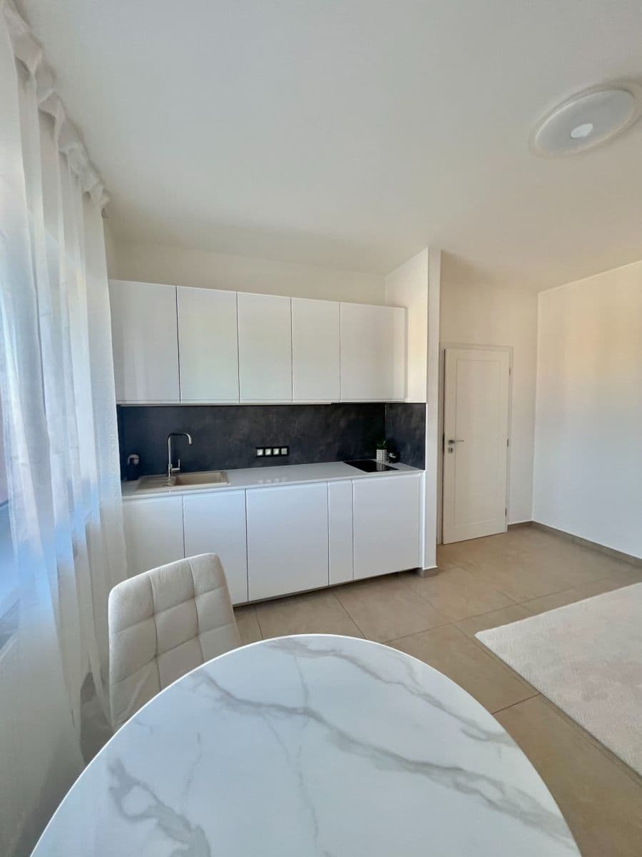 Prodej bytu 1+kk 25 m², Rýchorské náměstí, Žacléř, Královéhradecký kraj Prodej bytu 1+kk 25 m², Rýchorské náměstí, Žacléř, Královéhradecký kraj