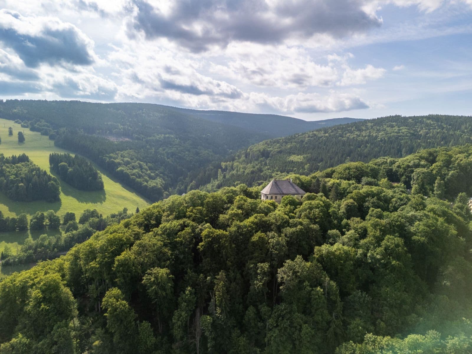 Prodej bytu 1+kk 25 m², Rýchorské náměstí, Žacléř, Královéhradecký kraj Prodej bytu 1+kk 25 m², Rýchorské náměstí, Žacléř, Královéhradecký kraj