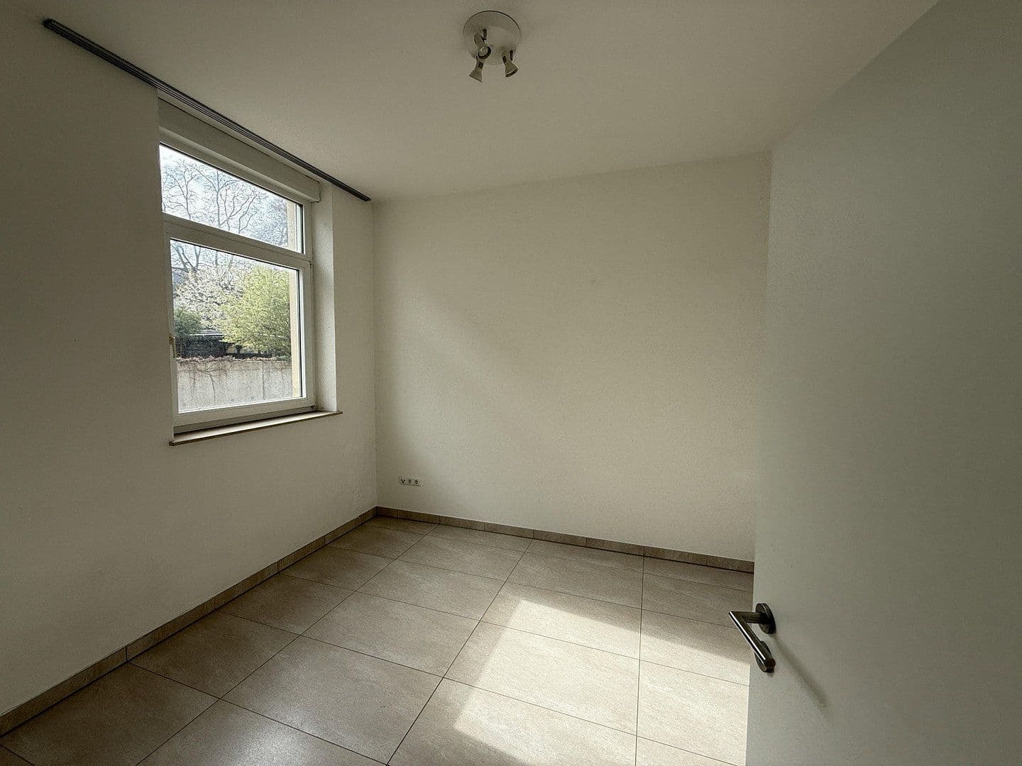 Pronájem bytu 3+1 90 m², Friesenstraße 8, Augsburg, Bavorsko Pronájem bytu 3+1 90 m², Friesenstraße 8, Augsburg, Bavorsko