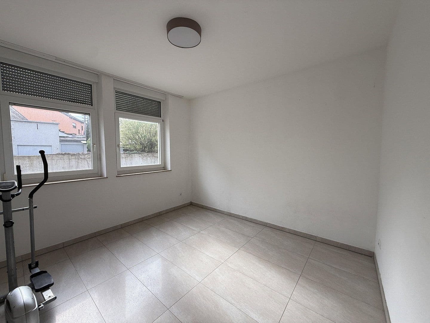 Pronájem bytu 3+1 90 m², Friesenstraße 8, Augsburg, Bavorsko Pronájem bytu 3+1 90 m², Friesenstraße 8, Augsburg, Bavorsko
