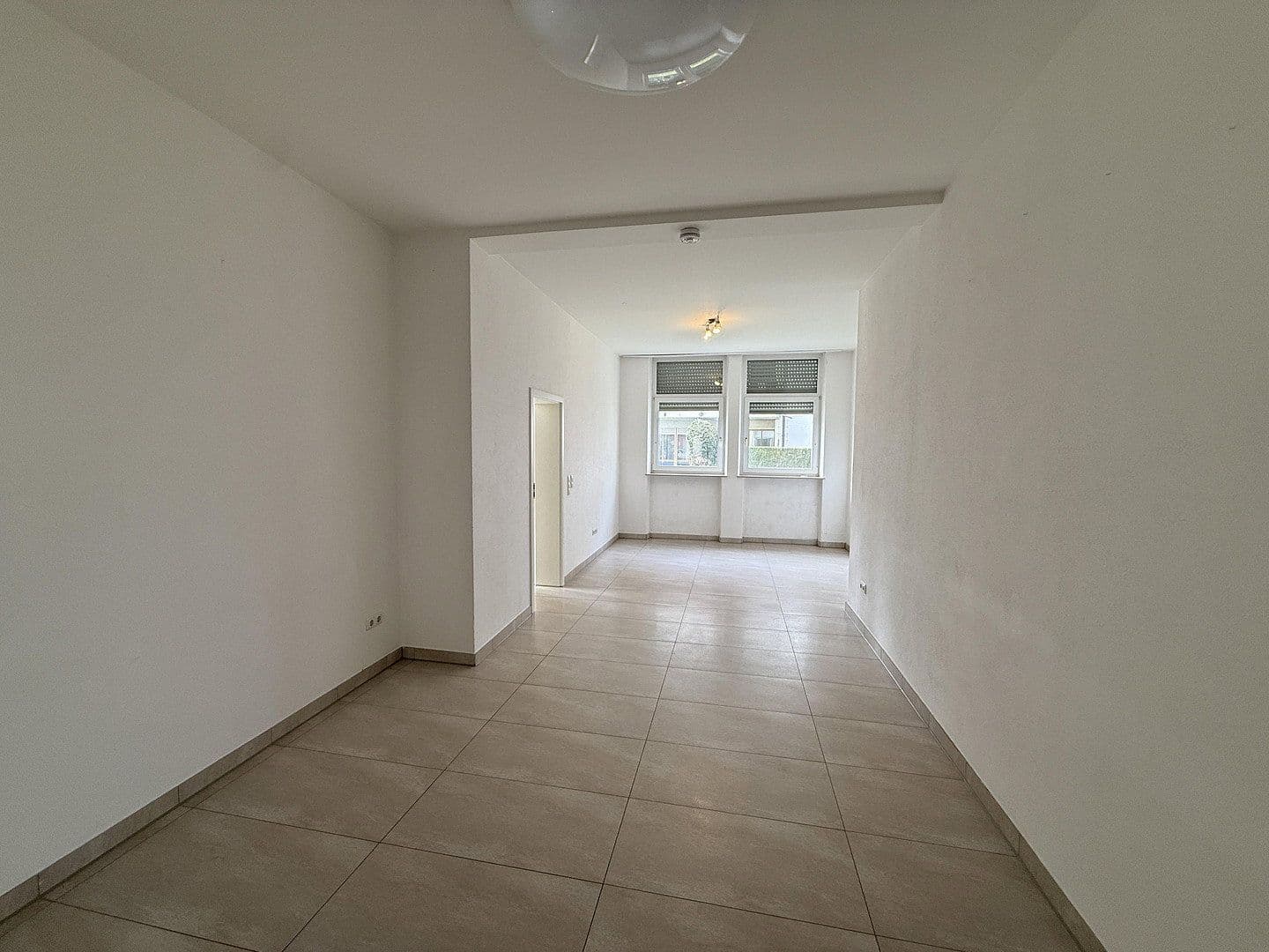 Pronájem bytu 3+1 90 m², Friesenstraße 8, Augsburg, Bavorsko Pronájem bytu 3+1 90 m², Friesenstraße 8, Augsburg, Bavorsko