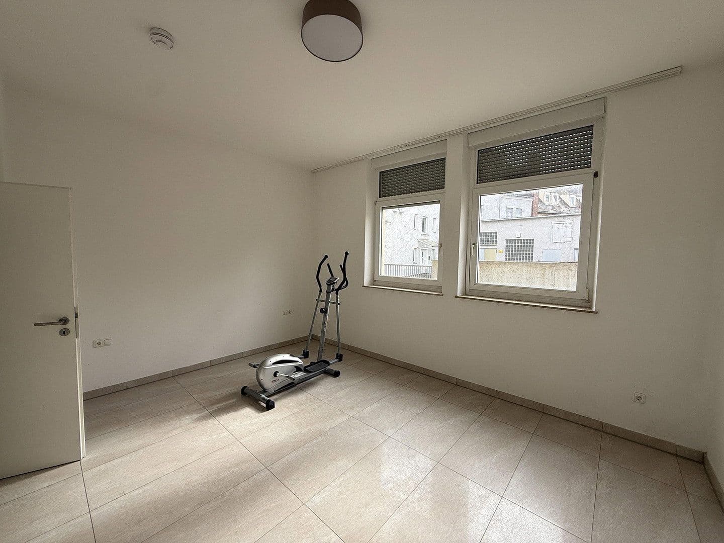 Pronájem bytu 3+1 90 m², Friesenstraße 8, Augsburg, Bavorsko Pronájem bytu 3+1 90 m², Friesenstraße 8, Augsburg, Bavorsko