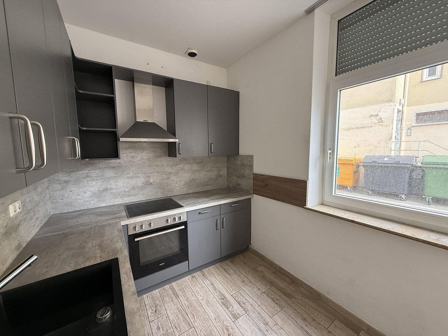 Pronájem bytu 3+1 90 m², Friesenstraße 8, Augsburg, Bavorsko Pronájem bytu 3+1 90 m², Friesenstraße 8, Augsburg, Bavorsko