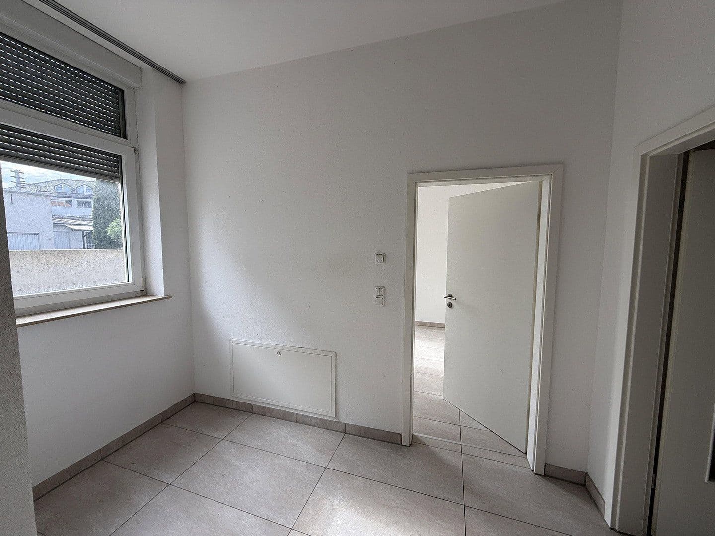 Pronájem bytu 3+1 90 m², Friesenstraße 8, Augsburg, Bavorsko Pronájem bytu 3+1 90 m², Friesenstraße 8, Augsburg, Bavorsko