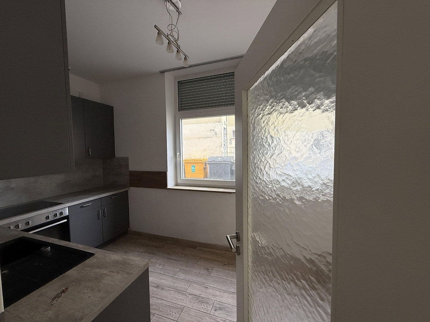 Pronájem bytu 3+1 90 m², Friesenstraße 8, Augsburg, Bavorsko Pronájem bytu 3+1 90 m², Friesenstraße 8, Augsburg, Bavorsko