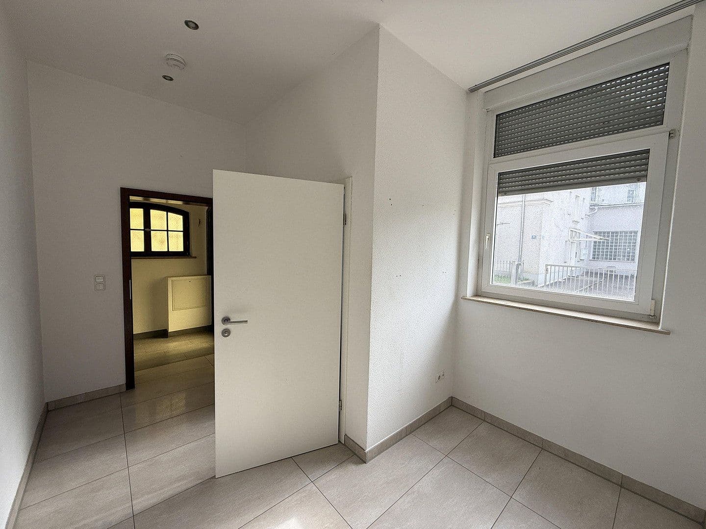 Pronájem bytu 3+1 90 m², Friesenstraße 8, Augsburg, Bavorsko Pronájem bytu 3+1 90 m², Friesenstraße 8, Augsburg, Bavorsko