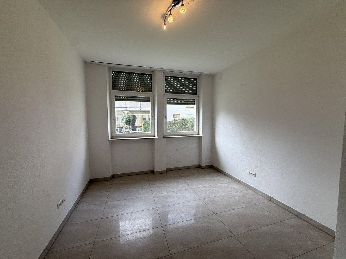 Pronájem bytu 3+1 90 m², Friesenstraße 8, Augsburg, Bavorsko Pronájem bytu 3+1 90 m², Friesenstraße 8, Augsburg, Bavorsko
