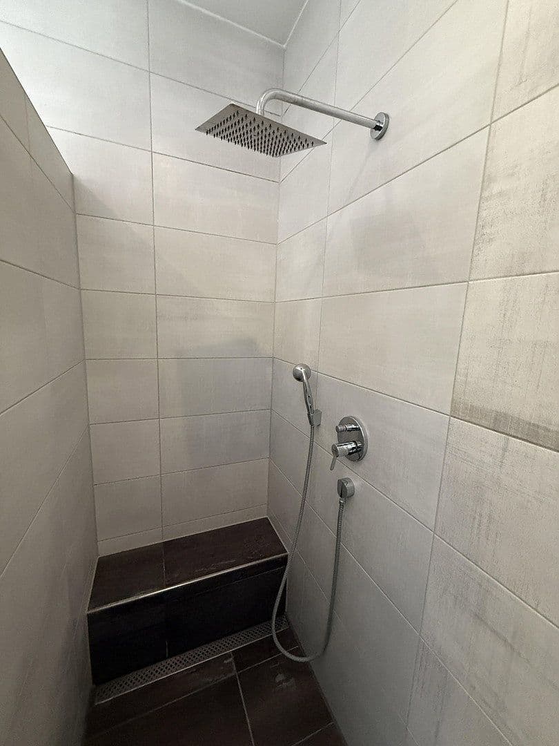 Pronájem bytu 3+1 90 m², Friesenstraße 8, Augsburg, Bavorsko Pronájem bytu 3+1 90 m², Friesenstraße 8, Augsburg, Bavorsko