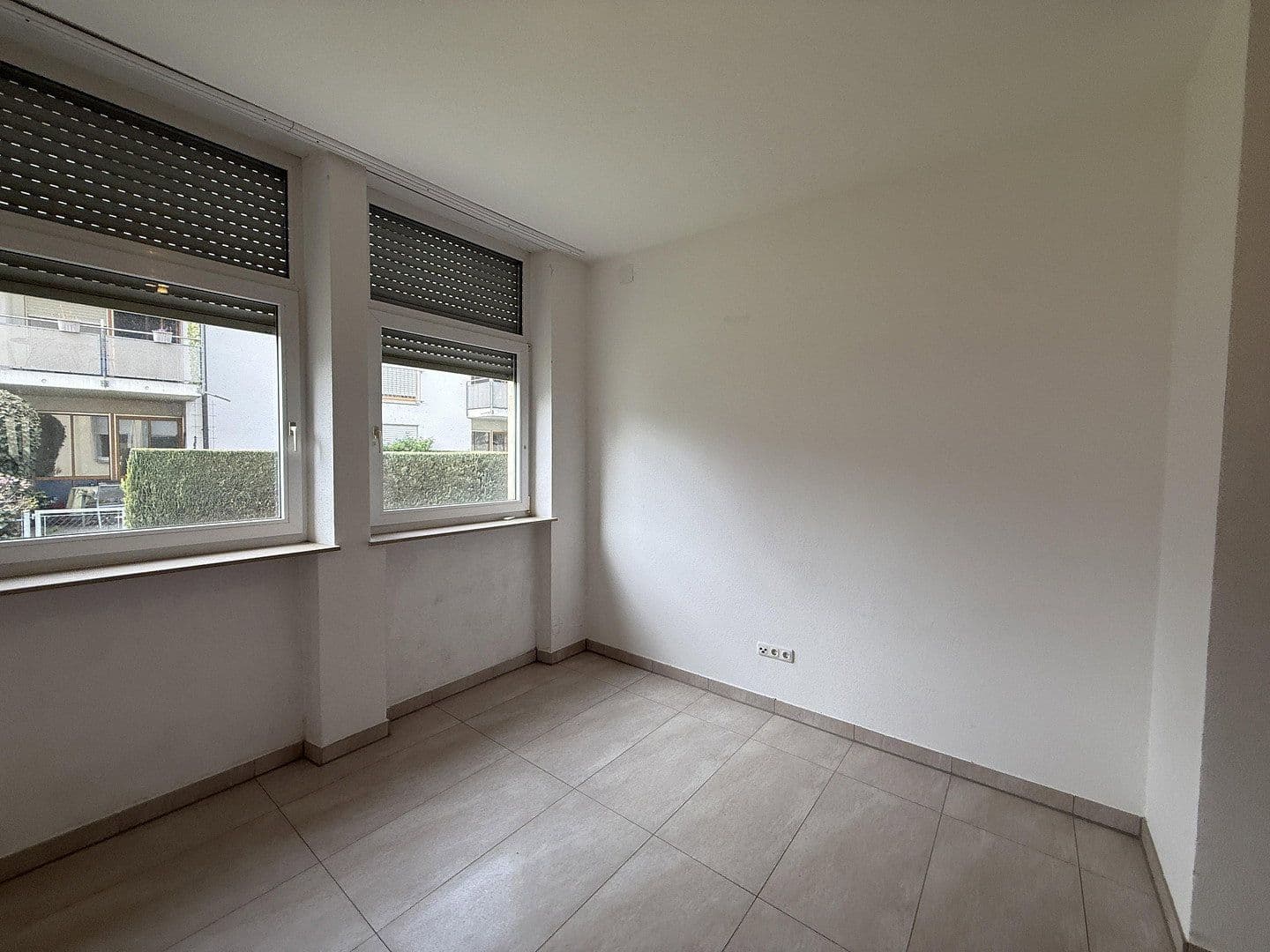 Pronájem bytu 3+1 90 m², Friesenstraße 8, Augsburg, Bavorsko Pronájem bytu 3+1 90 m², Friesenstraße 8, Augsburg, Bavorsko