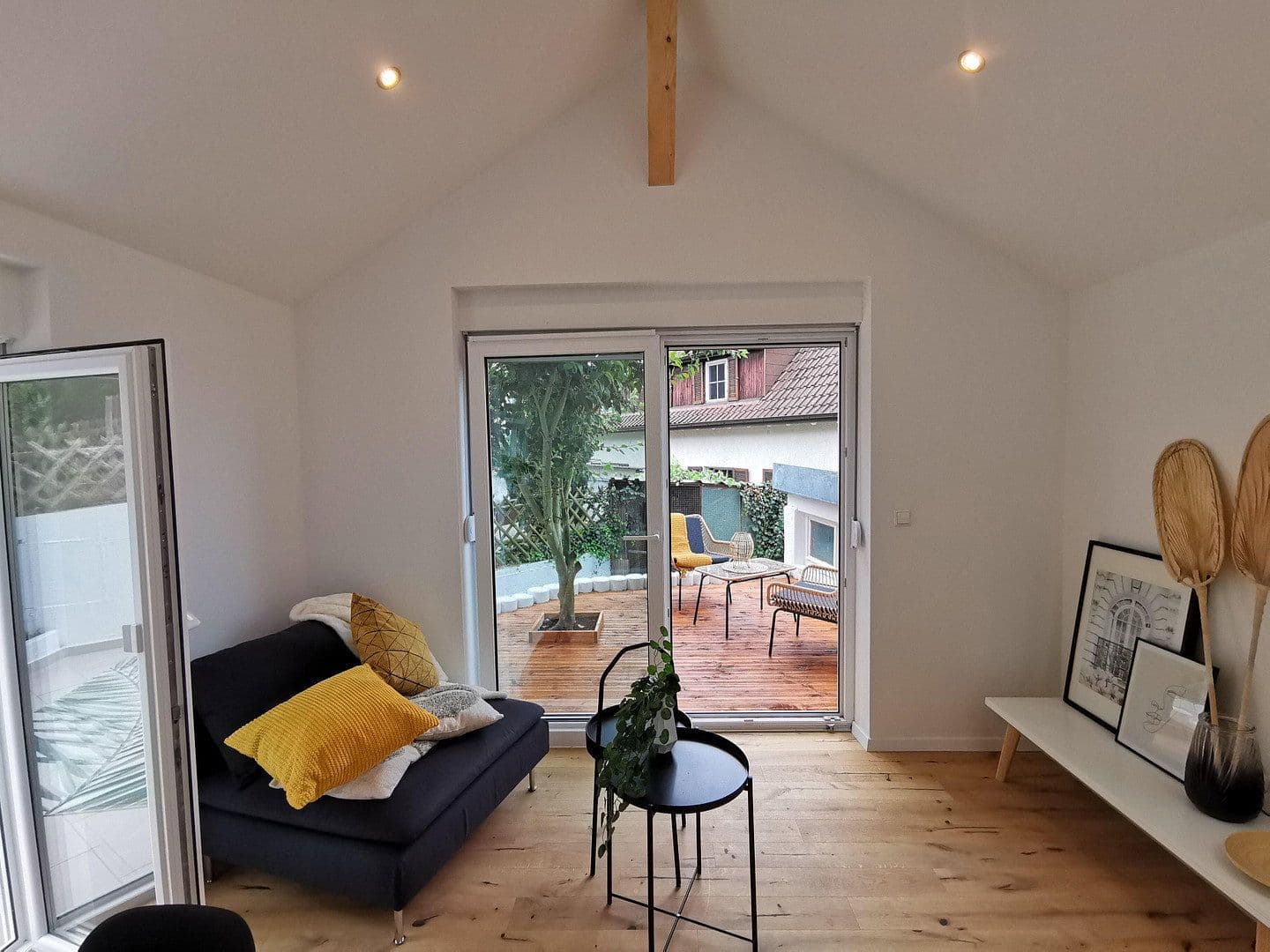 Pronájem bytu 2+kk 63 m², Kufsteiner Str.30, Stuttgart, Bádensko-Württembersko Pronájem bytu 2+kk 63 m², Kufsteiner Str.30, Stuttgart, Bádensko-Württembersko