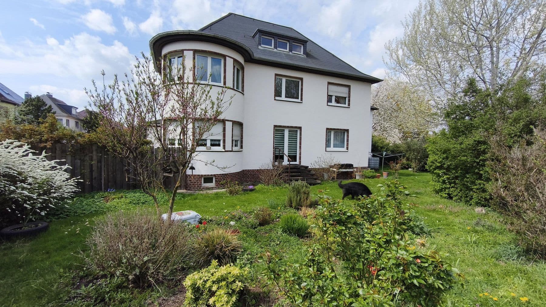 Prodej domu 516 m², pozemek 754 m², Leipzig, Sasko Prodej domu 516 m², pozemek 754 m², Leipzig, Sasko
