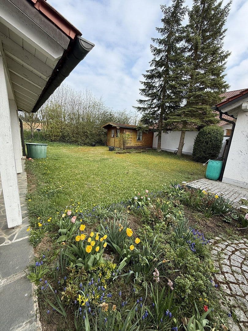 Pronájem bytu 3+1 102 m², Schillerstraße 21, Neufahrn in Niederbayern, Bavorsko Pronájem bytu 3+1 102 m², Schillerstraße 21, Neufahrn in Niederbayern, Bavorsko