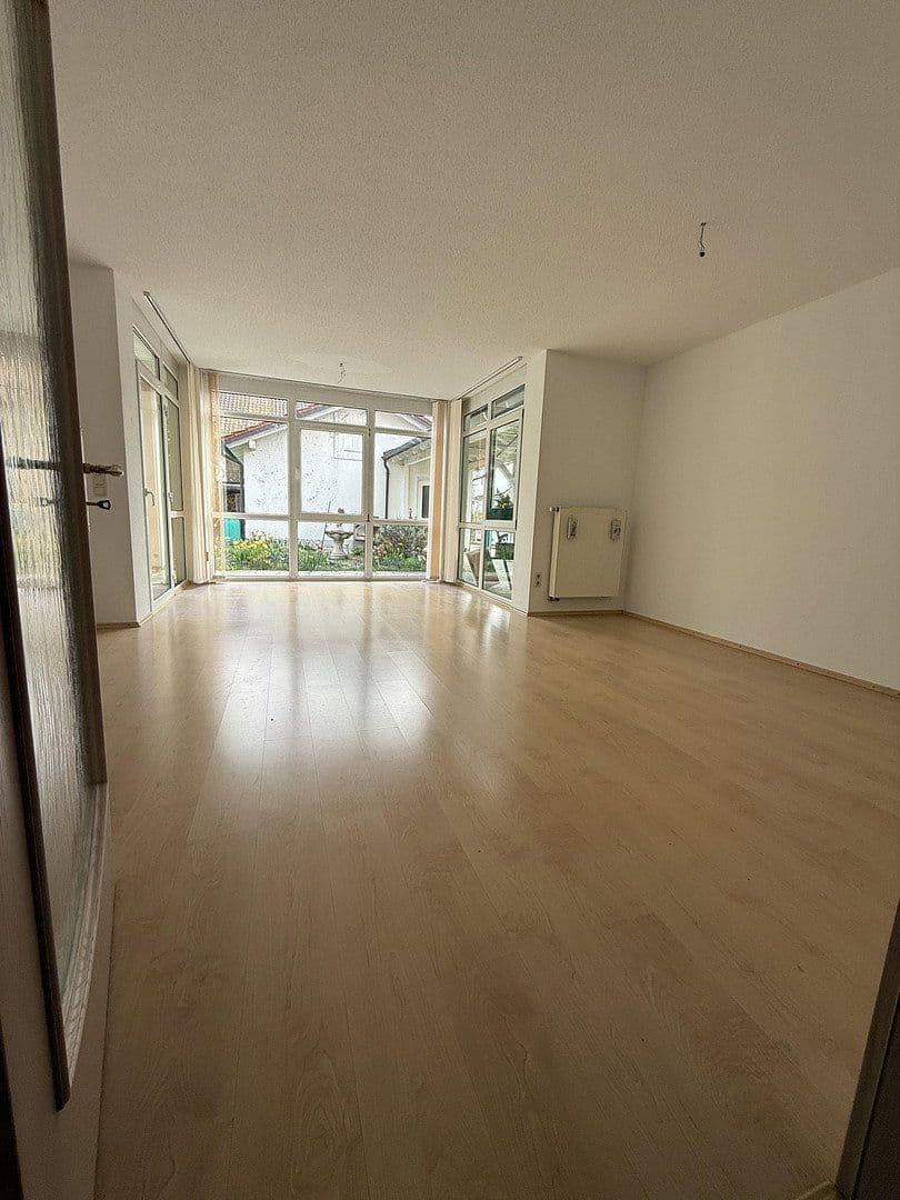 Pronájem bytu 3+1 102 m², Schillerstraße 21, Neufahrn in Niederbayern, Bavorsko Pronájem bytu 3+1 102 m², Schillerstraße 21, Neufahrn in Niederbayern, Bavorsko