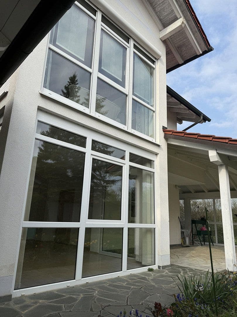 Pronájem bytu 3+1 102 m², Schillerstraße 21, Neufahrn in Niederbayern, Bavorsko Pronájem bytu 3+1 102 m², Schillerstraße 21, Neufahrn in Niederbayern, Bavorsko