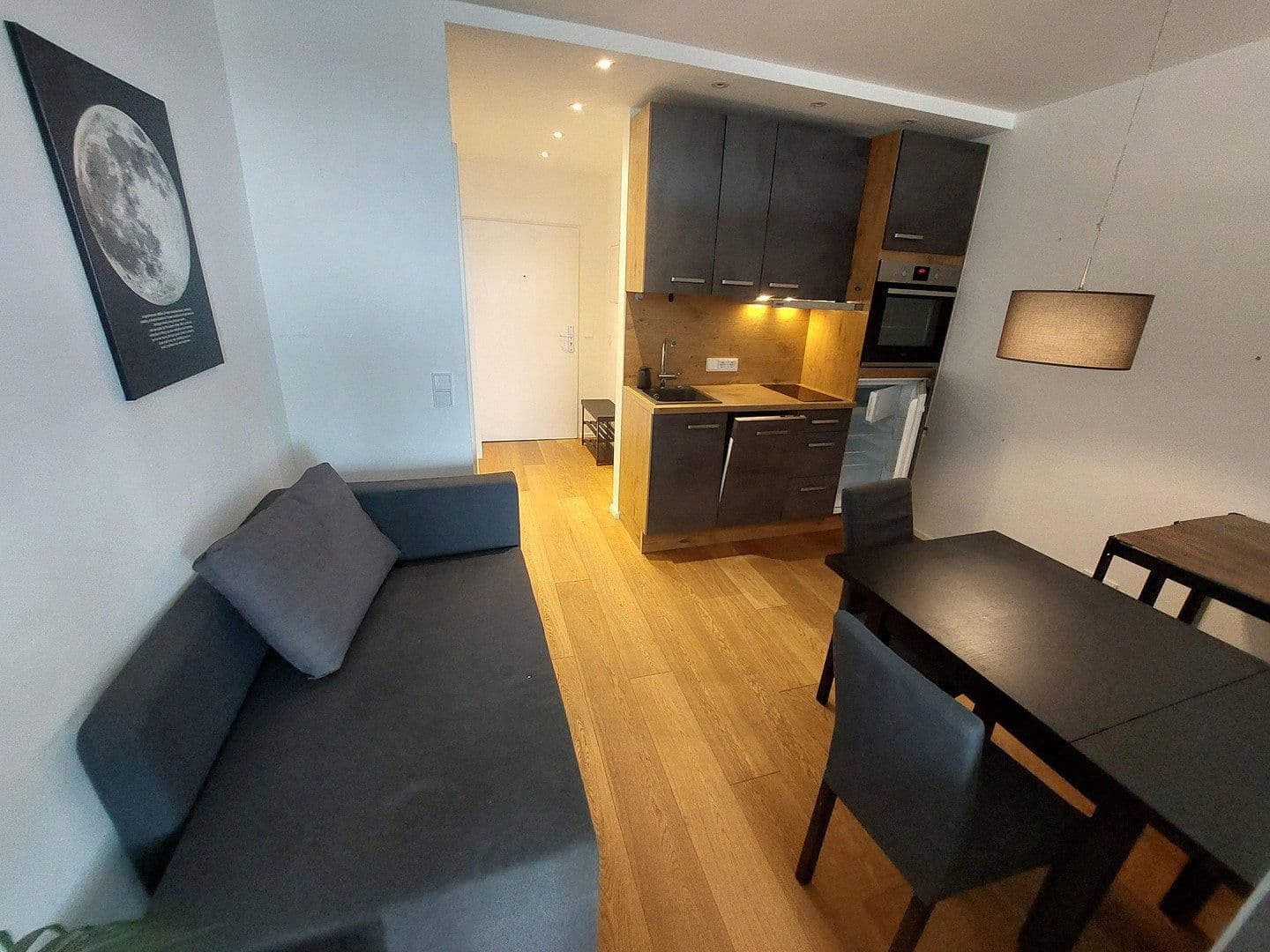 Pronájem bytu 1+1 36 m², Thersienhöhe 6c, München - Schwanthalerhöhe, Bavorsko Pronájem bytu 1+1 36 m², Thersienhöhe 6c, München - Schwanthalerhöhe, Bavorsko