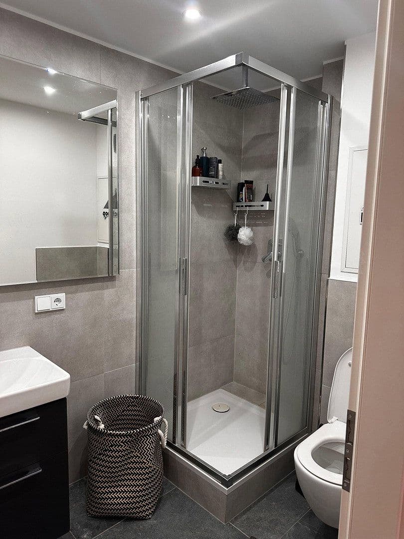 Pronájem bytu 1+1 36 m², Thersienhöhe 6c, München - Schwanthalerhöhe, Bavorsko Pronájem bytu 1+1 36 m², Thersienhöhe 6c, München - Schwanthalerhöhe, Bavorsko