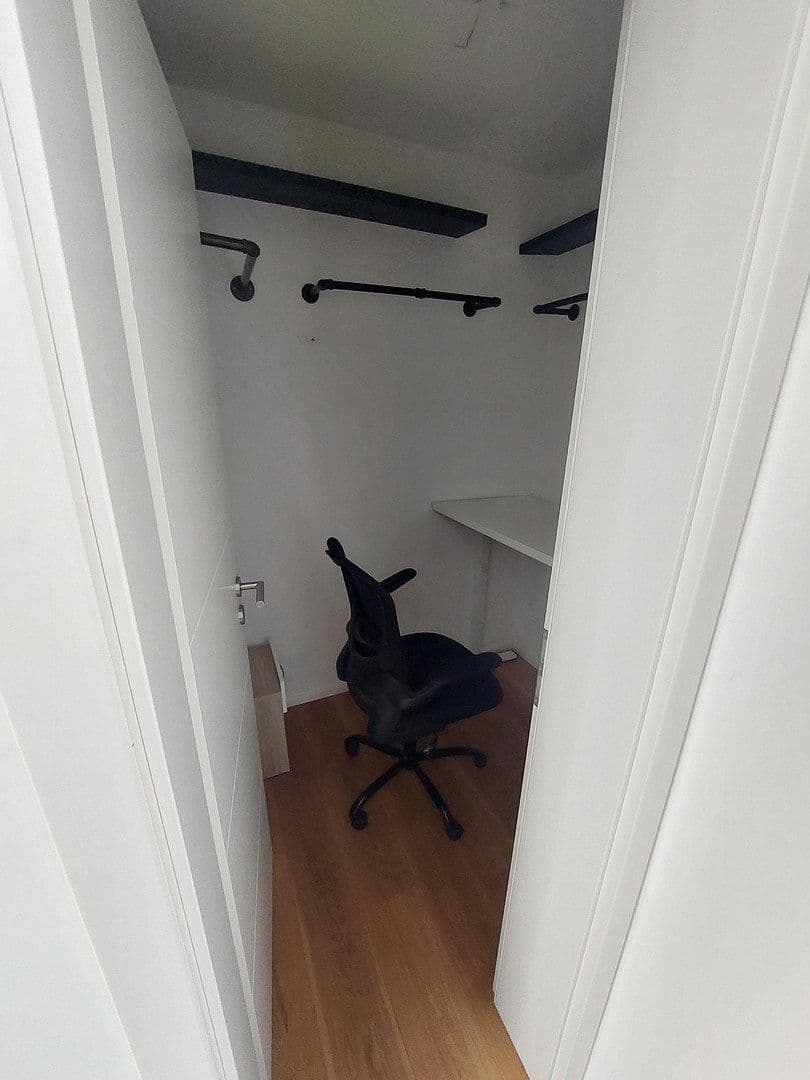 Pronájem bytu 1+1 36 m², Thersienhöhe 6c, München - Schwanthalerhöhe, Bavorsko Pronájem bytu 1+1 36 m², Thersienhöhe 6c, München - Schwanthalerhöhe, Bavorsko