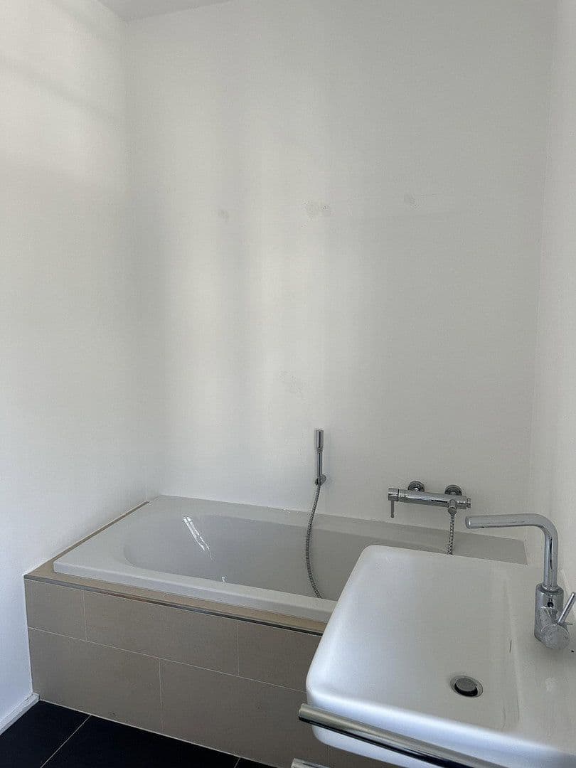 Pronájem bytu 3+1 82 m², Liebfrauenstraße 55, Gelsenkirchen, Severní Porýní-Vestfálsko Pronájem bytu 3+1 82 m², Liebfrauenstraße 55, Gelsenkirchen, Severní Porýní-Vestfálsko