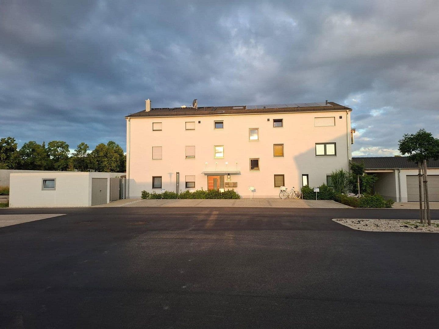 Pronájem bytu 2+1 71 m², Lavendelweg 3, Kirchheim b. München, Bavorsko Pronájem bytu 2+1 71 m², Lavendelweg 3, Kirchheim b. München, Bavorsko