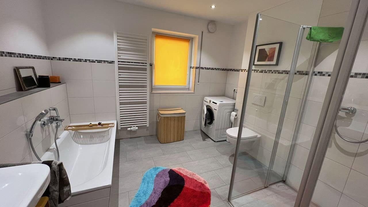 Pronájem bytu 2+1 71 m², Lavendelweg 3, Kirchheim b. München, Bavorsko Pronájem bytu 2+1 71 m², Lavendelweg 3, Kirchheim b. München, Bavorsko