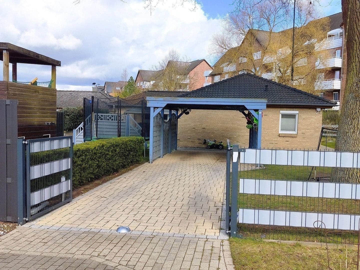 Prodej domu 120 m², pozemek 697 m², Schwerin, Mecklenburg-Vorpommern Prodej domu 120 m², pozemek 697 m², Schwerin, Mecklenburg-Vorpommern