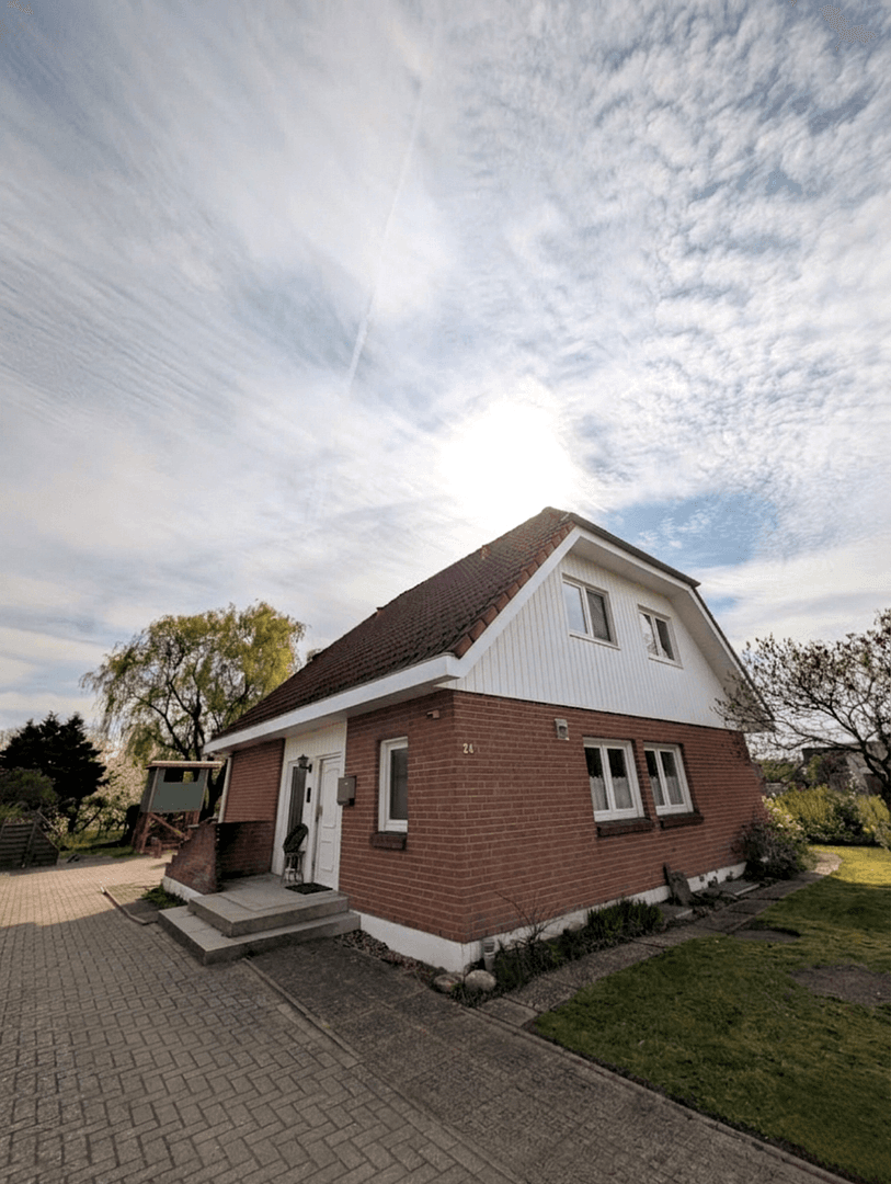 Prodej domu 113 m², pozemek 800 m², Apensen, Dolní Sasko Prodej domu 113 m², pozemek 800 m², Apensen, Dolní Sasko