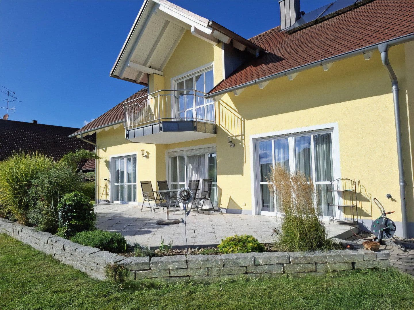 Prodej domu 218 m², pozemek 1.459 m², Hausen, Bavorsko Prodej domu 218 m², pozemek 1.459 m², Hausen, Bavorsko