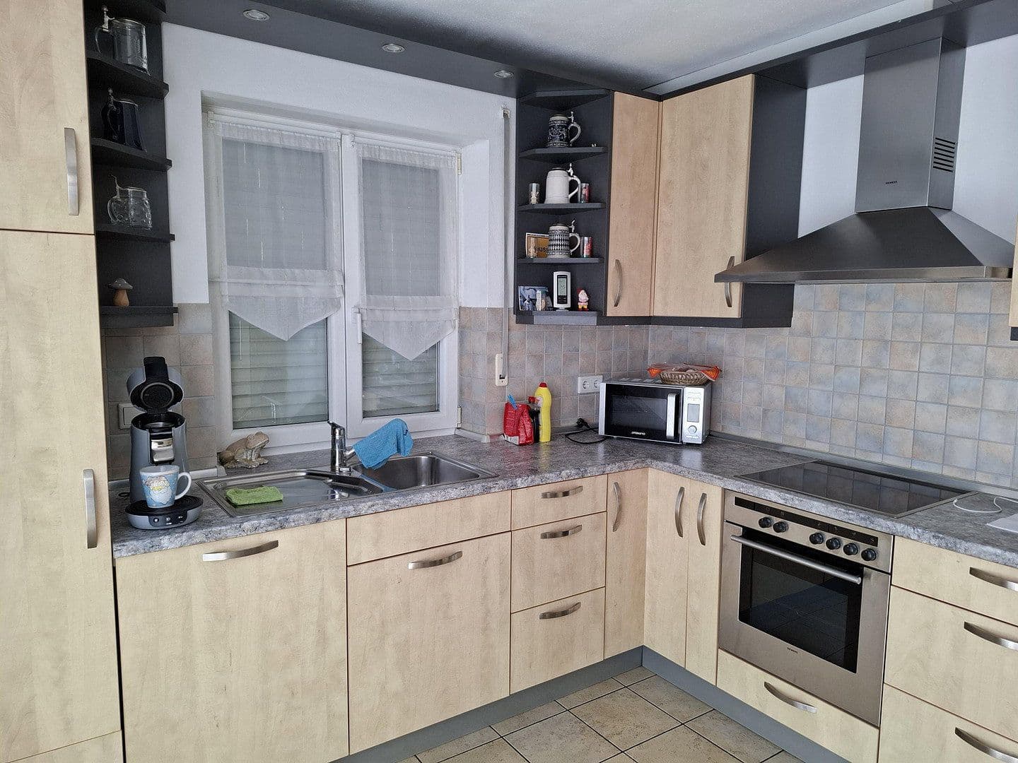 Prodej domu 218 m², pozemek 1.459 m², Hausen, Bavorsko Prodej domu 218 m², pozemek 1.459 m², Hausen, Bavorsko