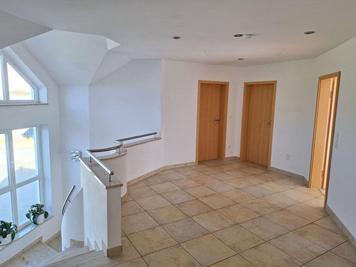 Prodej domu 218 m², pozemek 1.459 m², Hausen, Bavorsko Prodej domu 218 m², pozemek 1.459 m², Hausen, Bavorsko