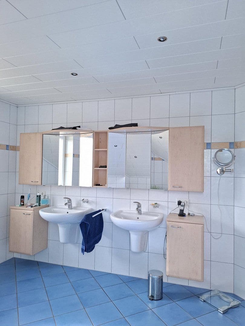 Prodej domu 218 m², pozemek 1.459 m², Hausen, Bavorsko Prodej domu 218 m², pozemek 1.459 m², Hausen, Bavorsko