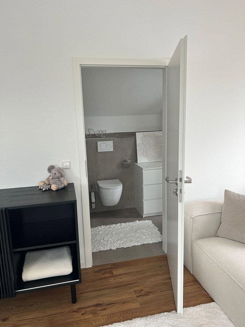 Pronájem bytu 3+1 102 m², Schwäbisch Hall, Bádensko-Württembersko Pronájem bytu 3+1 102 m², Schwäbisch Hall, Bádensko-Württembersko