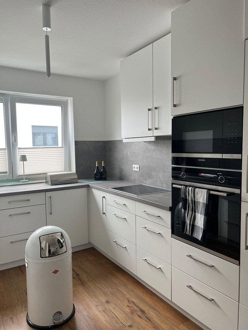 Pronájem bytu 3+1 102 m², Schwäbisch Hall, Bádensko-Württembersko Pronájem bytu 3+1 102 m², Schwäbisch Hall, Bádensko-Württembersko