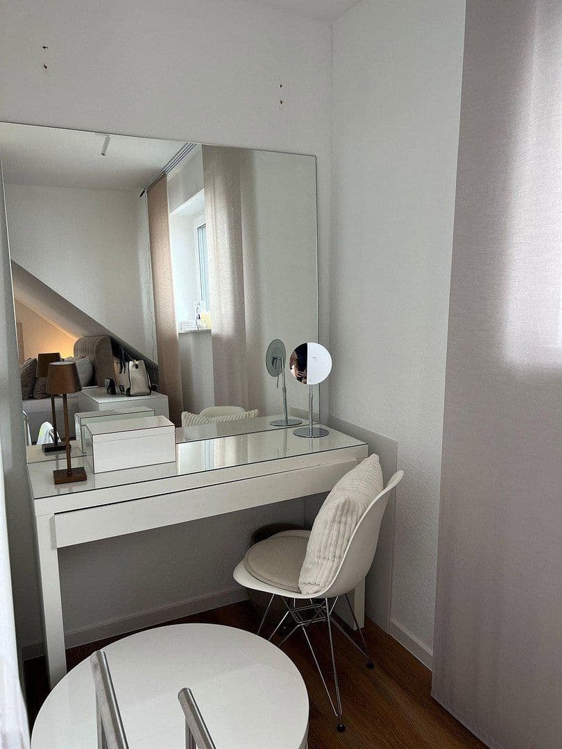 Pronájem bytu 3+1 102 m², Schwäbisch Hall, Bádensko-Württembersko Pronájem bytu 3+1 102 m², Schwäbisch Hall, Bádensko-Württembersko