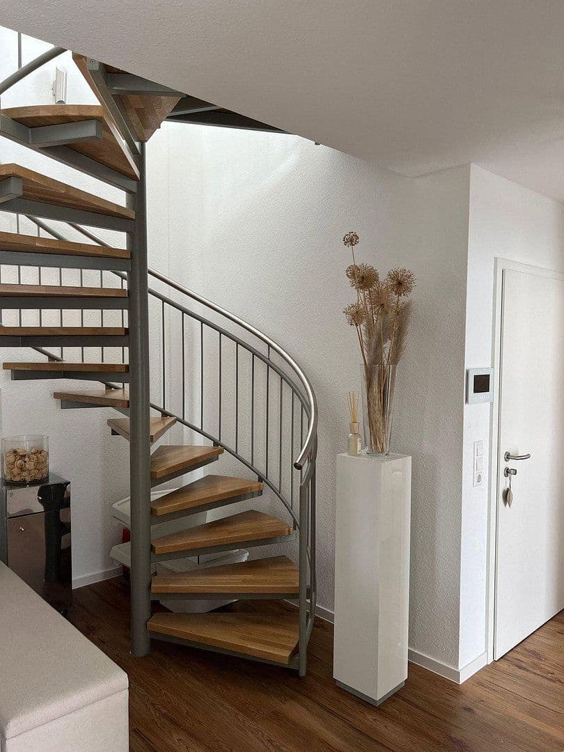 Pronájem bytu 3+1 102 m², Schwäbisch Hall, Bádensko-Württembersko Pronájem bytu 3+1 102 m², Schwäbisch Hall, Bádensko-Württembersko