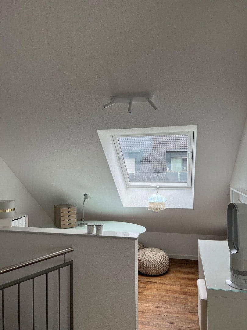 Pronájem bytu 3+1 102 m², Schwäbisch Hall, Bádensko-Württembersko Pronájem bytu 3+1 102 m², Schwäbisch Hall, Bádensko-Württembersko