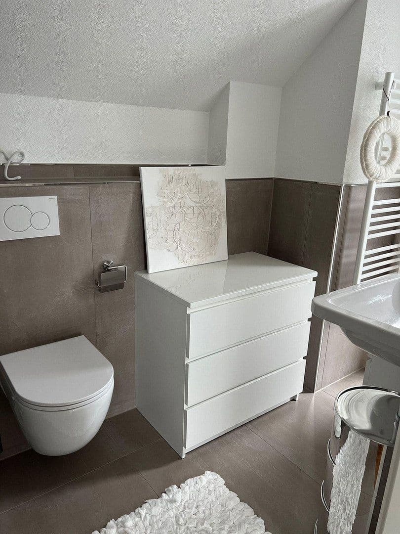 Pronájem bytu 3+1 102 m², Schwäbisch Hall, Bádensko-Württembersko Pronájem bytu 3+1 102 m², Schwäbisch Hall, Bádensko-Württembersko