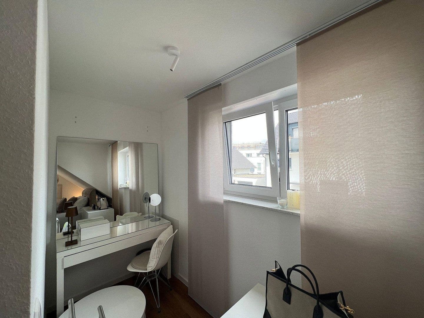 Pronájem bytu 3+1 102 m², Schwäbisch Hall, Bádensko-Württembersko Pronájem bytu 3+1 102 m², Schwäbisch Hall, Bádensko-Württembersko