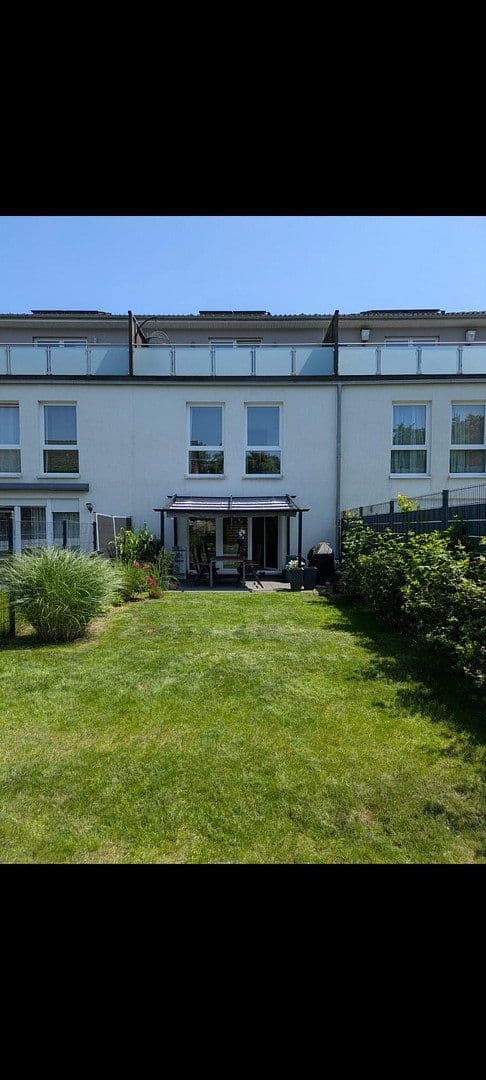 Pronájem domu 124 m², pozemek 250 m², Quickborn, Šlesvicko-Holštýnsko Pronájem domu 124 m², pozemek 250 m², Quickborn, Šlesvicko-Holštýnsko