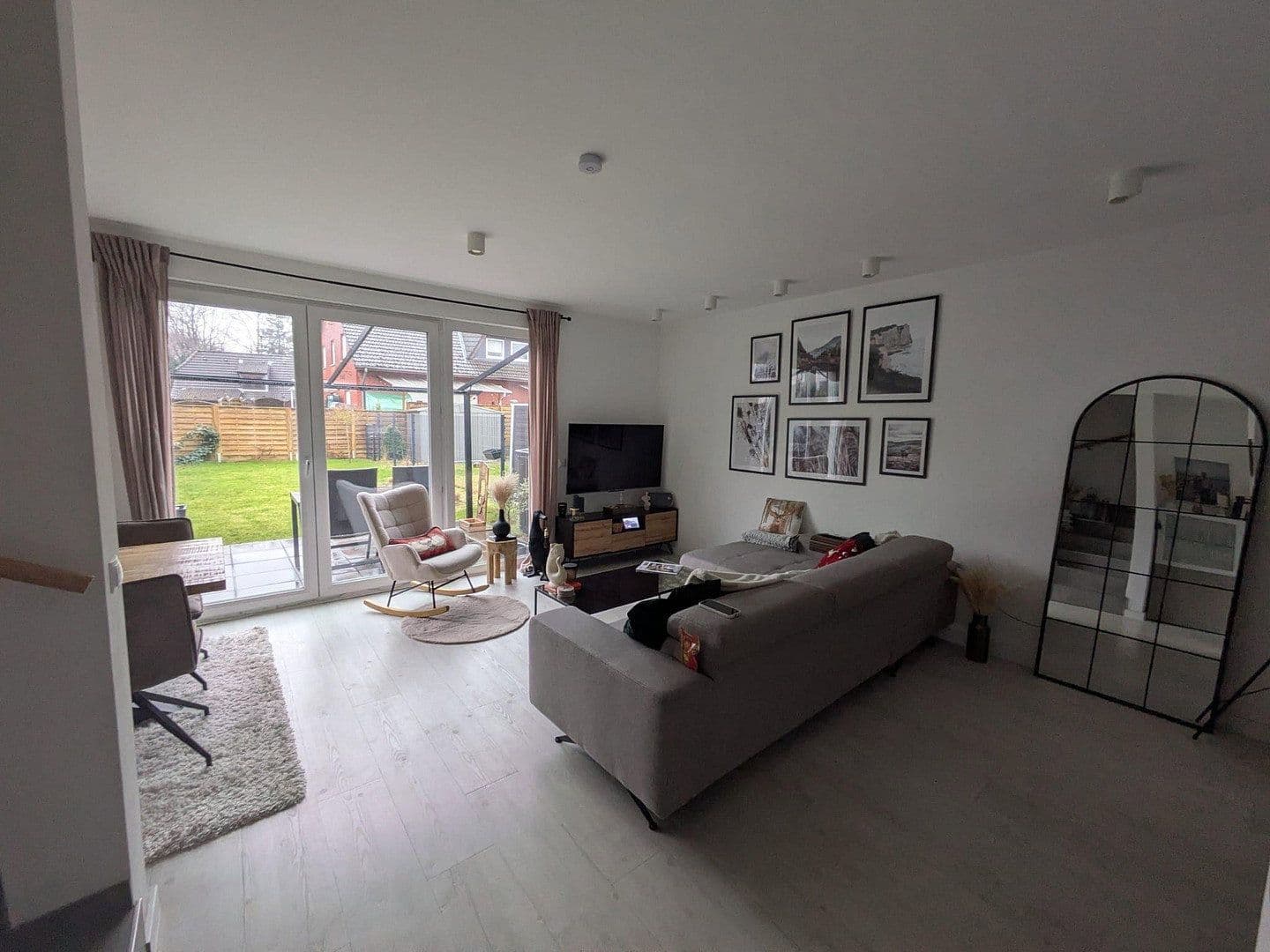 Pronájem domu 124 m², pozemek 250 m², Quickborn, Šlesvicko-Holštýnsko Pronájem domu 124 m², pozemek 250 m², Quickborn, Šlesvicko-Holštýnsko