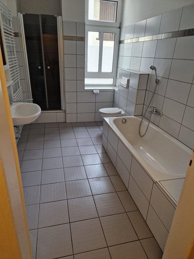 Pronájem bytu 2+1 57 m², Am Alten See 12, Frankfurt, Hessen Pronájem bytu 2+1 57 m², Am Alten See 12, Frankfurt, Hessen